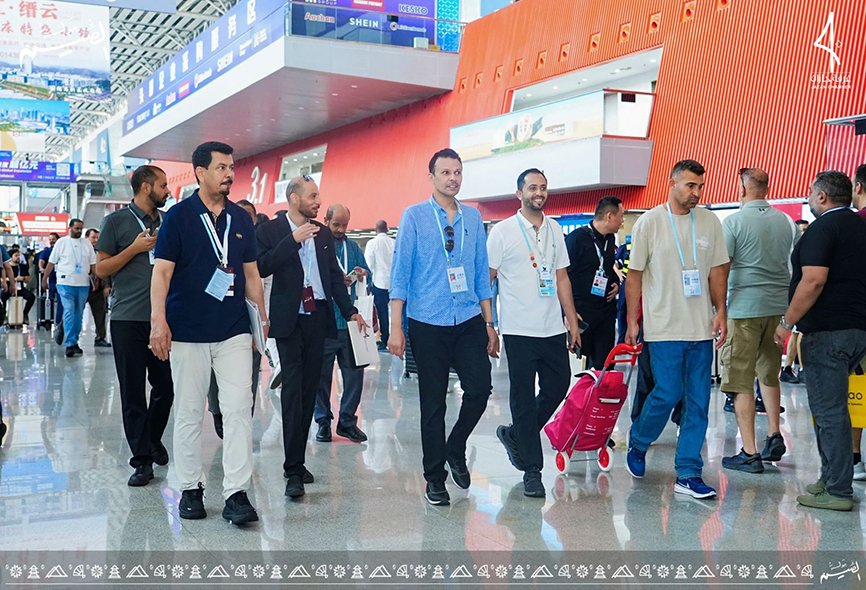 وفد غرفة جازان في قلب التجارة العالمية ضمن جولة الصين – زيارة معرض كانتون الدولي في قوانغتشو