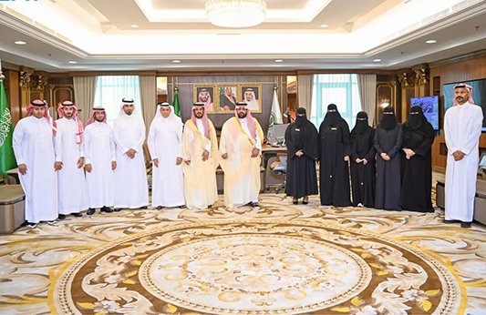 سمو امير منطقة جازان يستقبل المدير العام للتعليم بالمنطقة.