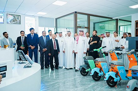 وفد غرفة جازان يزور شركة قوانغتشو يونكو للمعدات الذكية في الصين ويبحث توطين التصنيع الذكي في المملكة