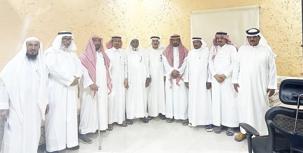 المكتب التعـريفي لجمعية المتقاعدين بصامطة يعقد اجتماعه الأول