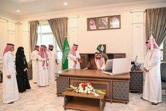 أمير منطقة جازان يتفقد سير العمل في وكالة الشؤون الأمنية بالإمارة