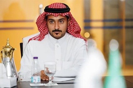 حين ناداني اللطف من بين العتمة