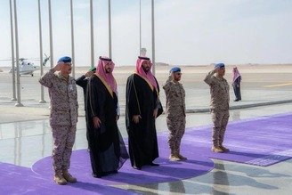 ولي العهد يفتتح مرافق قاعدة الملك سلمان الجوية ضمن مشاريع التطوير الاستراتيجية لتعزيز جاهزية القوات الجوية.