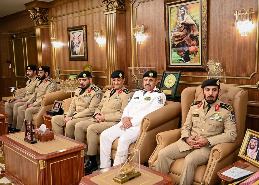 أمير جازان يستقبل مدير عام حرس الحدود