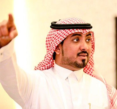 محمد عبيري… صوتٌ يروي سيرة 17 عامًا من ضوء جازان