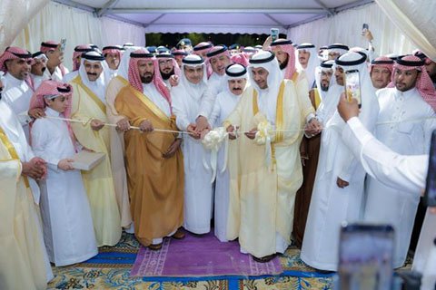 محافظ العرضيات يدشّن مهرجان العسل العاشر بحضور إعلامي واسع ومشاركة أكثر من 30 نحّالًا