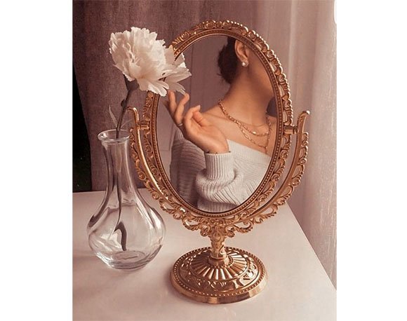 المرأة والمرآة