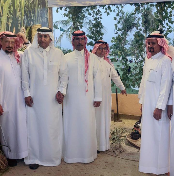 أطفال يلبسون الماضي بثقة الحاضر، والتراث نافذتهم الأصيلة نحو المستقبل.