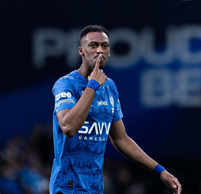 الهلال يبتعد بصدارة دوري روشن السعودي بثلاثية في مرمى النصر بديربي الرياض.