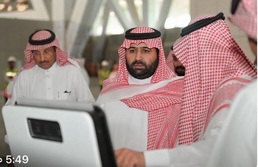 الأمير محمد بن عبدالعزيز يتفقد مشروع مطار جازان الدولي الجديد
