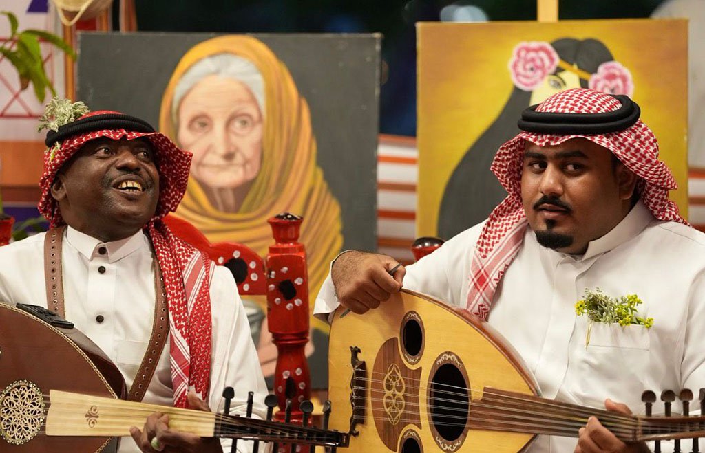 بـ "الفنون والأهازيج".. خواجي وعبيد وجدع يشعلون الحماس في جناح صبيا بـ "هذي جازان 2026"