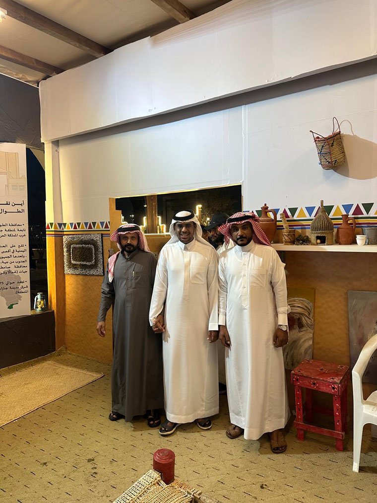 زوارمن الأحساء وابها ورجال المع يثنون على ماشاهدوه في ركن محافظة الطوال