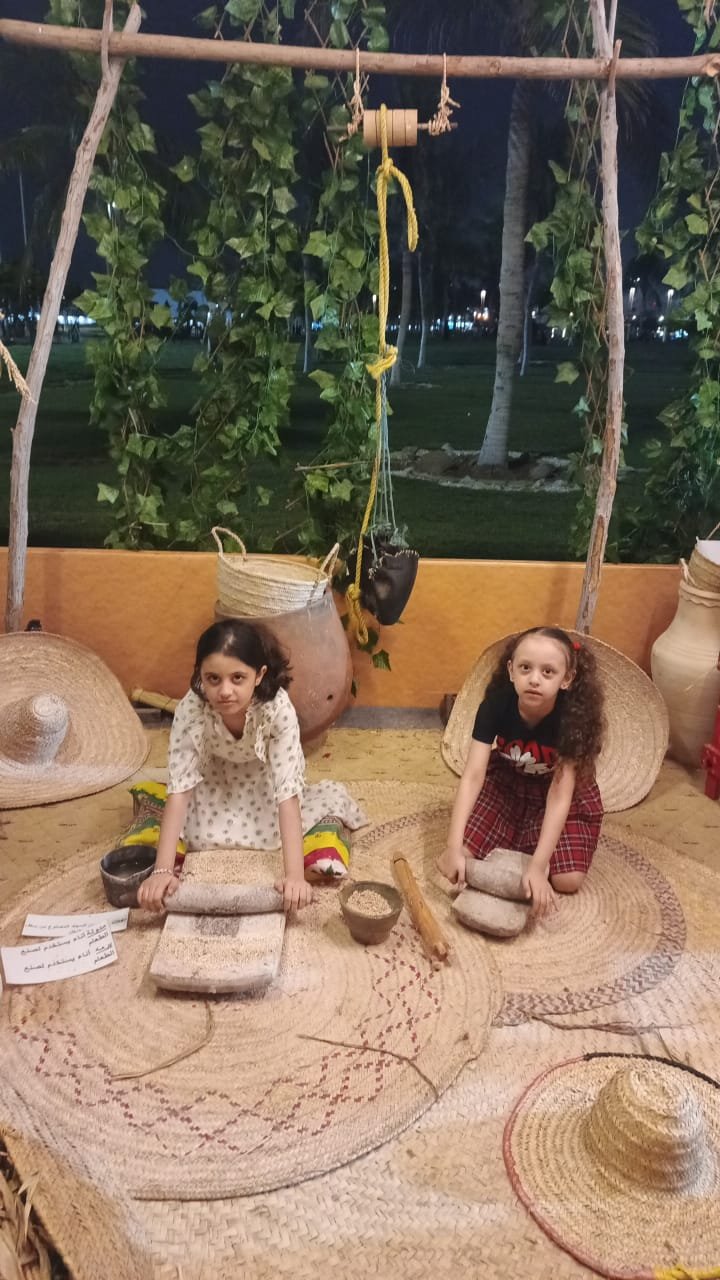 زوارمن الأحساء وابها ورجال المع يثنون على ماشاهدوه في ركن محافظة الطوال