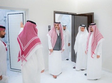 سمو أمير منطقة الباحة يوجّه بتسليم وحدات سكنية للأسر الأشد حاجة في المخواة