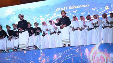 الدائر تكتب فرحها على مسرح البحر… احتفال يجمع البنّ، التراث، ونبض الوطن