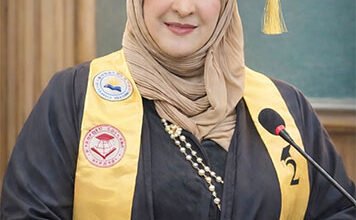 د. نجلا تحصل على درجة الدكتوراه من جامعة ستانفورد البريطانية