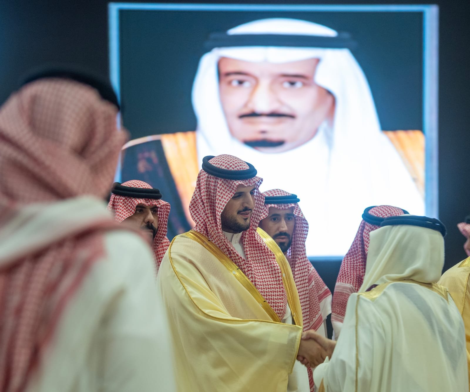 الأمير فواز بن سلطان يستقبل المهنئين بمناسبة تعيينه محافظًا للطائف