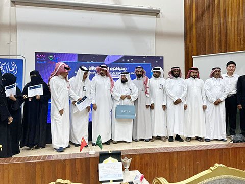 ليلةٌ عانقت الأفق وتتحدثُ النجومُ بالصينية