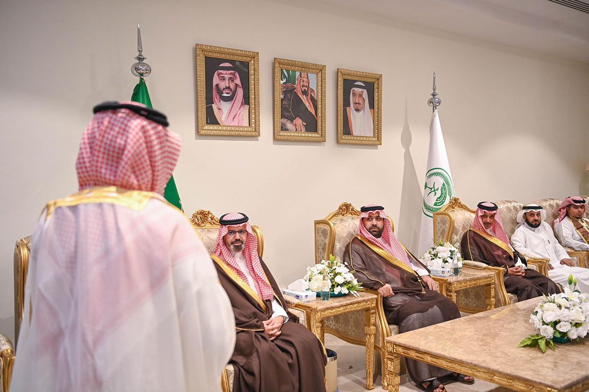 أمير جازان ونائبه يستقبلان نادي بيش بمناسبة صعود النادي للدوري السعودي للدرجة الثانية