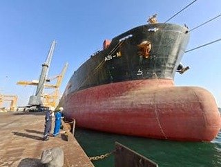 أسمنت المنطقة الجنوبية تبدأ تصدير الكلنكر عبر ميناء مدينة جازان للصناعات الأساسية والتحويلية