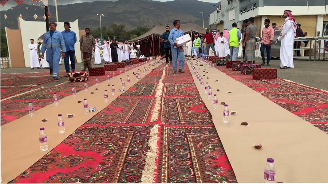 الخيمة الرمضانية بالعارضة تجمع الأهالي وتعزز الحراك الاجتماعي