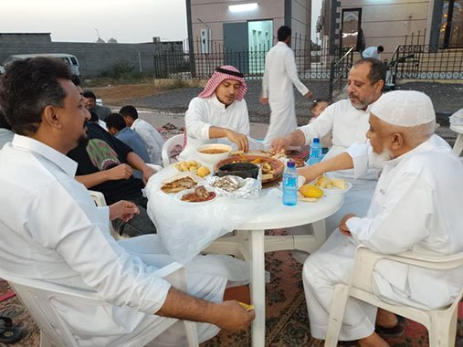 أهالي قرية الطرشية يقيمون إفطار جماعي
