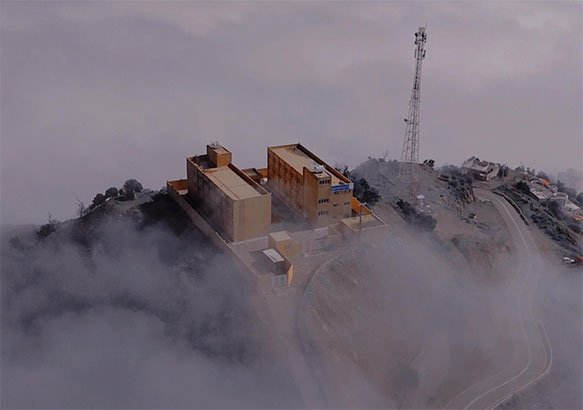 على سفوح الجبل الأسود … حيث يصعد التعليم كما يصعد الضباب