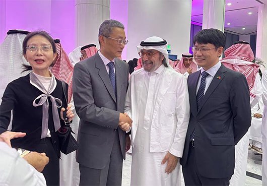 المعايدات تتجدد في غرفة جدة بحضور لافت