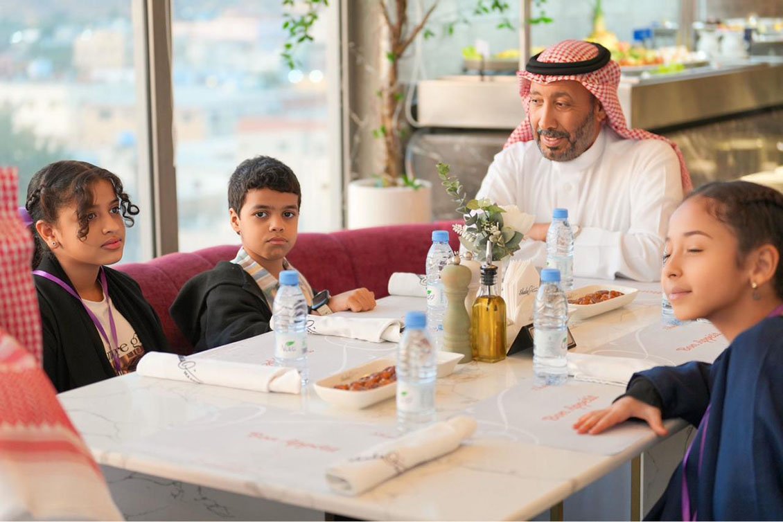 بحضور محافظ ضباء.. جمعية المستقبل لرعاية الأيتام تقيم مأدبة إفطار جماعي لأبنائها