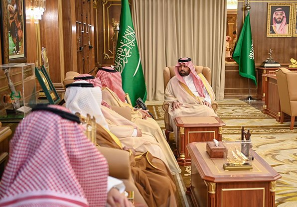 أمير منطقة جازان يطّلع على إحدى المبادرات لتعزيز الخدمات الصحية بالمنطقة
