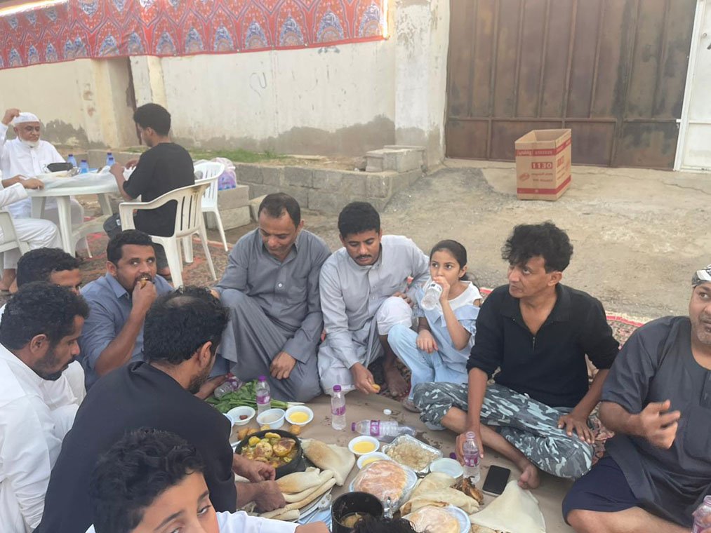 أهالي قرية الطرشية يقيمون إفطار جماعي