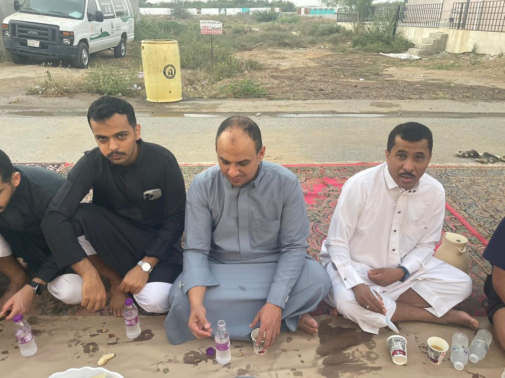 أهالي قرية الطرشية يقيمون إفطار جماعي