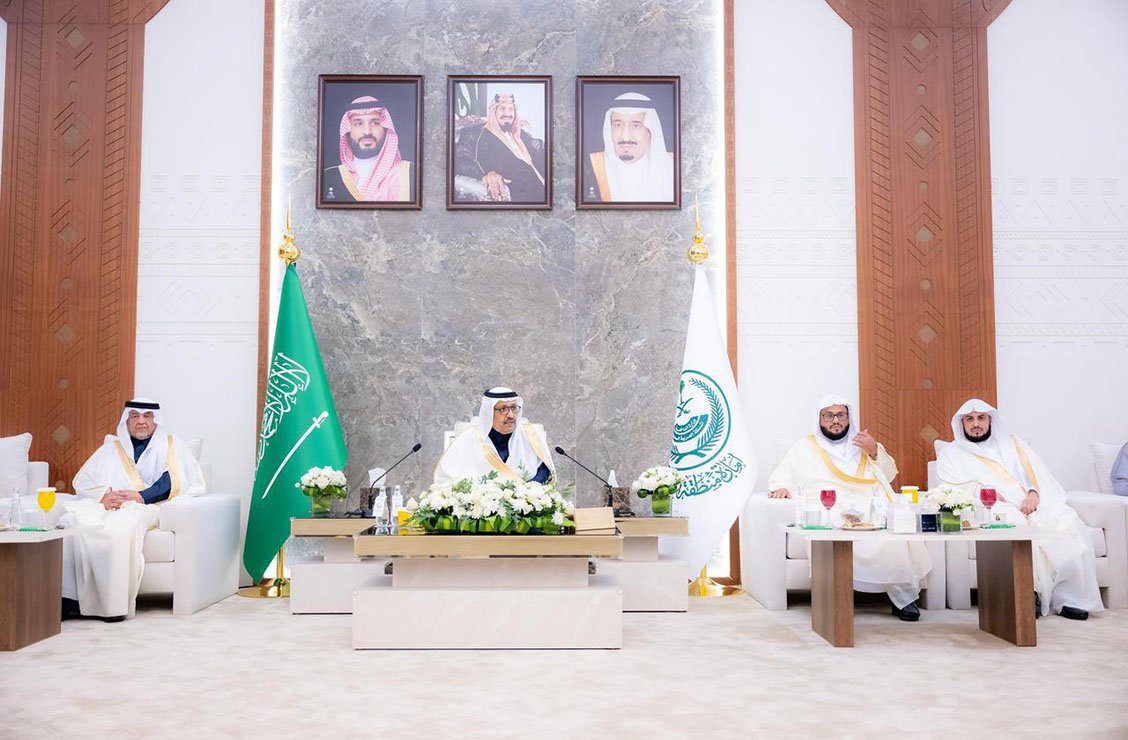 سمو أمير منطقة الباحة يستقبل المهنئين بعيد الفطر المبارك