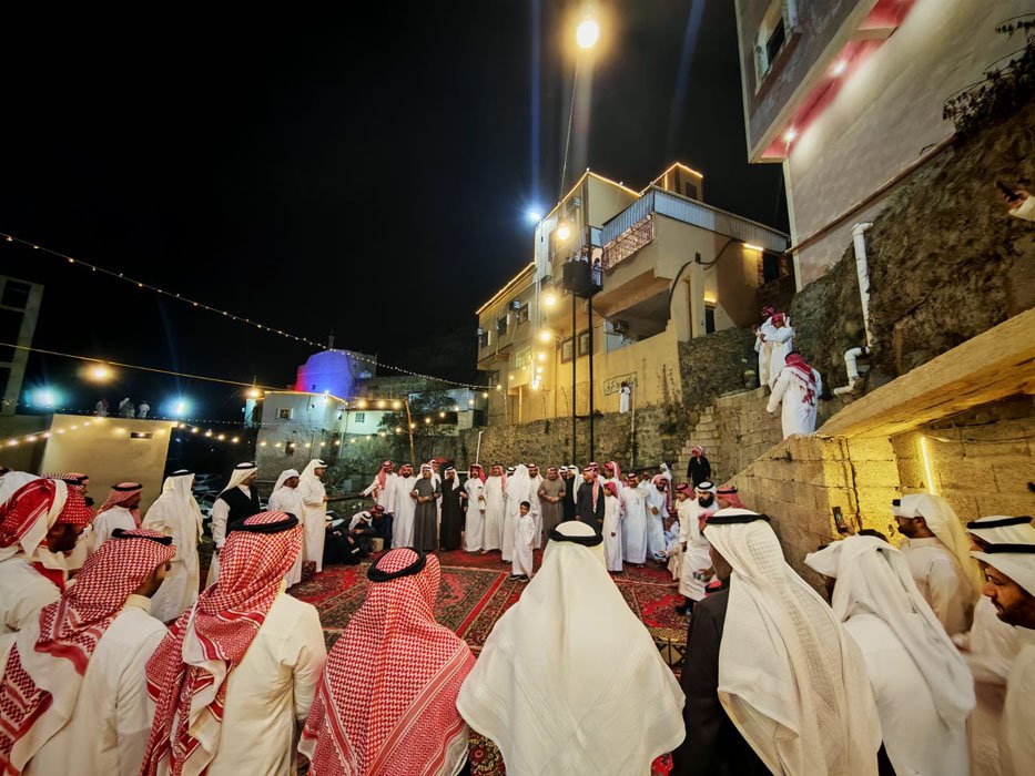 أبناء الشيخ أحمد أسعد العبدلي يحتفلون بعيد الفطر بمحافظة فيفاء