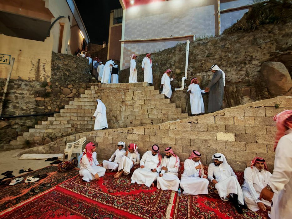 أبناء الشيخ أحمد أسعد العبدلي يحتفلون بعيد الفطر بمحافظة فيفاء