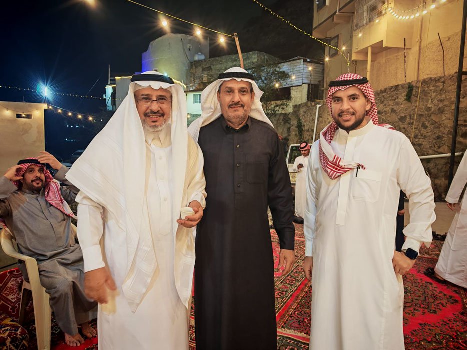 أبناء الشيخ أحمد أسعد العبدلي يحتفلون بعيد الفطر بمحافظة فيفاء