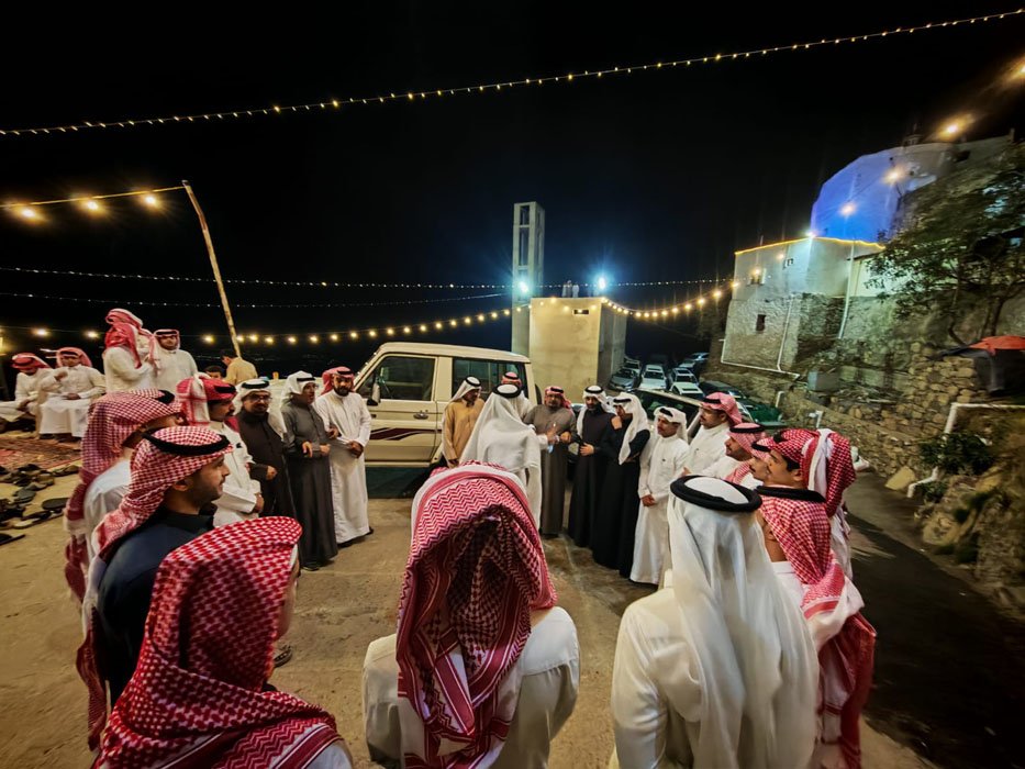 أبناء الشيخ أحمد أسعد العبدلي يحتفلون بعيد الفطر بمحافظة فيفاء