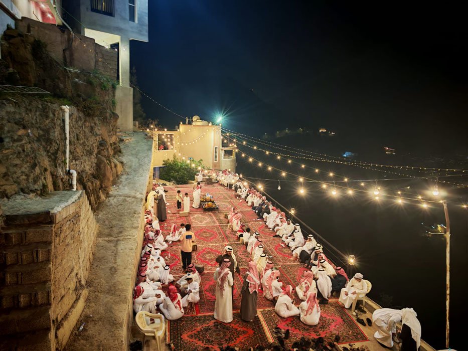 أبناء الشيخ أحمد أسعد العبدلي يحتفلون بعيد الفطر بمحافظة فيفاء