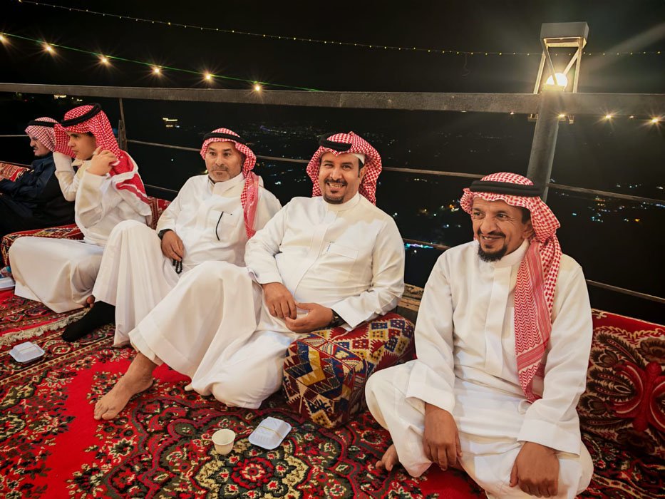 أبناء الشيخ أحمد أسعد العبدلي يحتفلون بعيد الفطر بمحافظة فيفاء