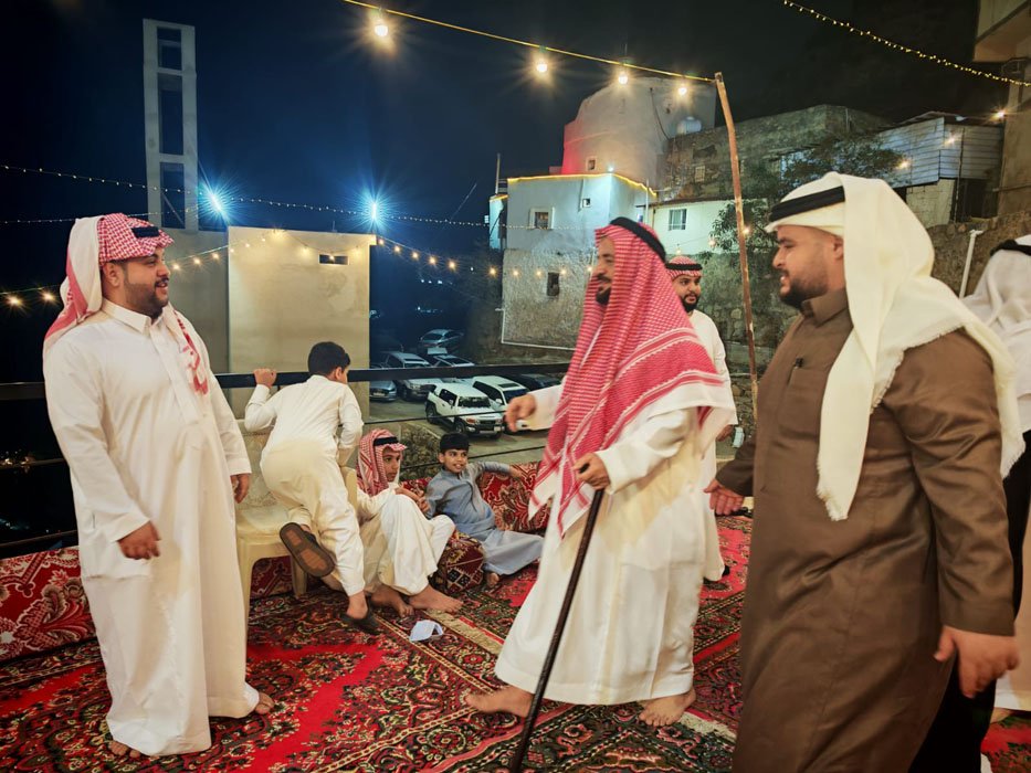 أبناء الشيخ أحمد أسعد العبدلي يحتفلون بعيد الفطر بمحافظة فيفاء