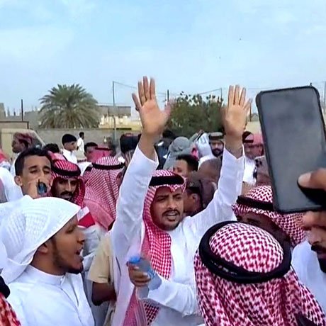 في أجواء عيدية مبهجة.. أهالي ديحمة يحتفون بتعيين الشيخ حسن محمد قيسي شيخًا لقيوس بني شبيل