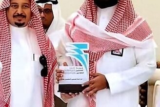 على شاطئ جيدانة… حين تلتقي الكلمة بوهج التنمية