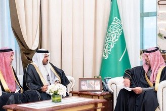 نائب أمير منطقة الباحة يستقبل مدير عام فرع وزارة الصحة والرئيس التنفيذي للتجمع الصحي بالمنطقة