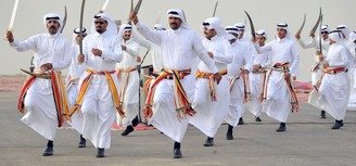 عندما يرقص التراث على مسرح القرية… ويصبح الزائر جزءًا من الحكاية