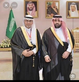 ياسين القاسم… حكاية إعلامي جعل من الكلمة رسالة ومن العمل الإنساني طريقًا للأثر