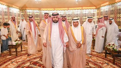 أمير منطقة جازان يزور شيخ شمل فرسان وعددًا من أهالي المحافظة