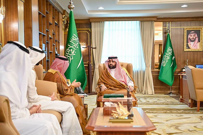 أمير جازان يستقبل أمين المنطقة ويطّلع على مبادرات الأمانة