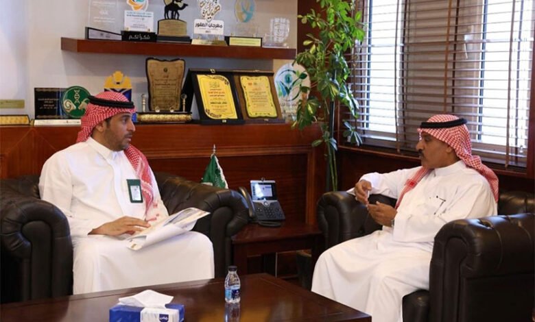 مدير عام فرع البيئة يستقبل رئيس جمعية التوعية السياحية لبحث سبل التعاون