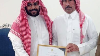 محافظ الطوال يكرّم فواز حمدي تقديراً لجهوده في مهرجان جازان الشتوي 2026