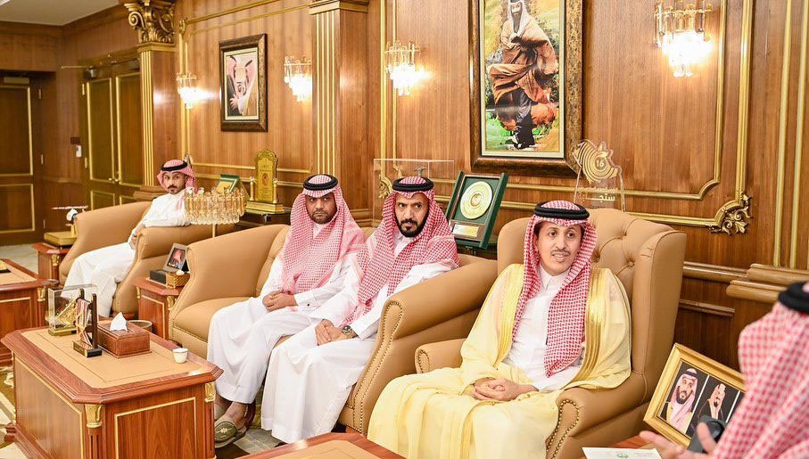 أمير منطقة جازان يستقبل مدير فرع الهيئة العامة للنقل بالمنطقة.